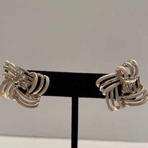 Vtg. Cream & Gold Screw Back Earrings